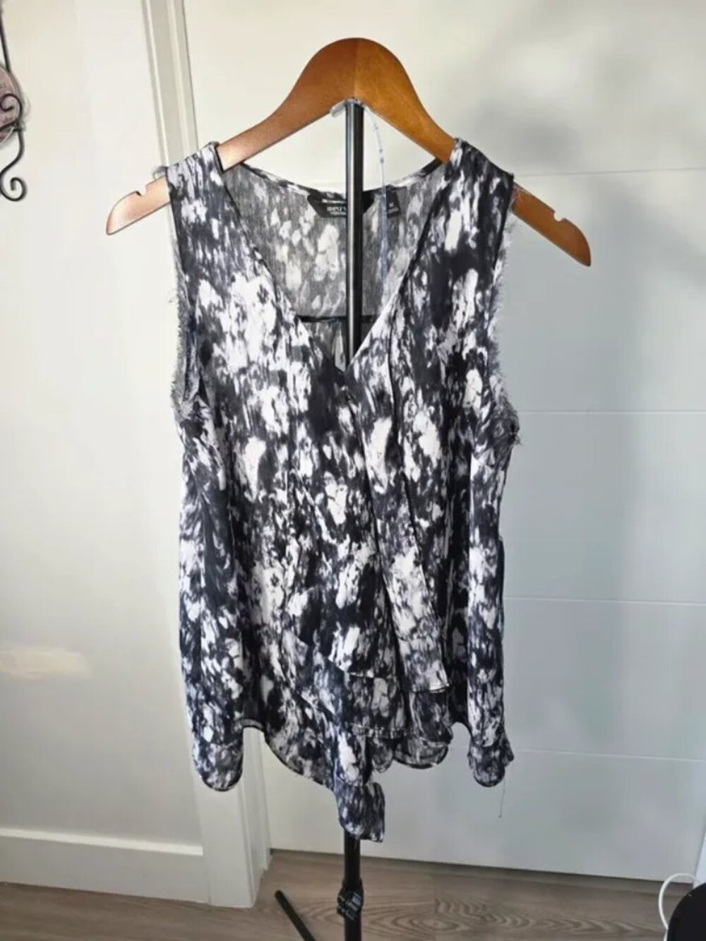 , Simply Vera Vera Wang, black and white tie-dye pattern